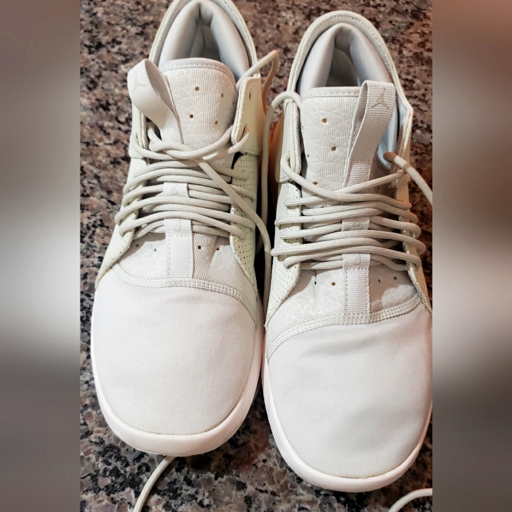 Nike Air Jordan First Class Light Bone color 9.5 Mens Very Clean Like New